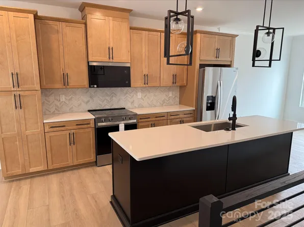 3622 S Tryon St, Charlotte, NC 28203