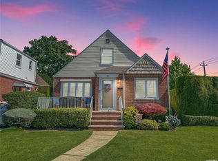 59 Stewart Ave, Garden City, NY 11530