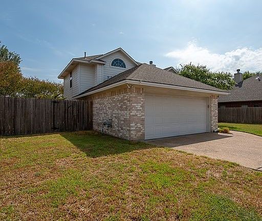 3rd image of 3703 Ardenne Ct
