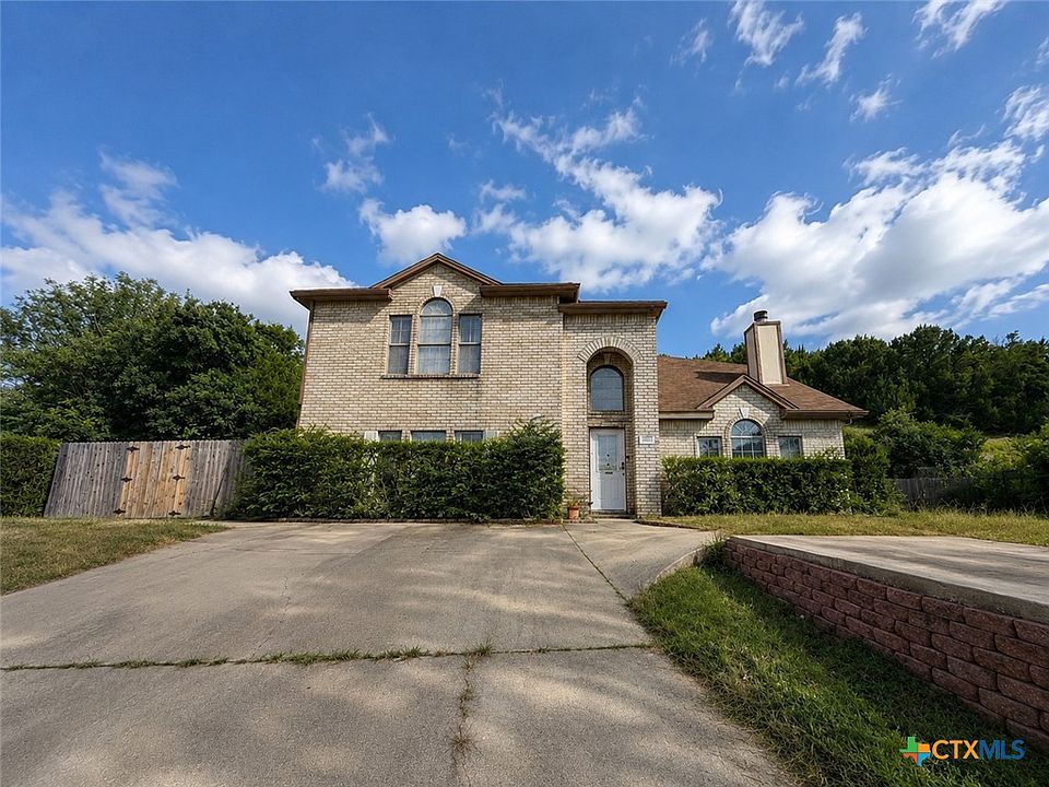 1st image of 407 Bowen Cir