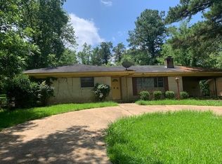3237 Robinson St, Jackson, MS 39209