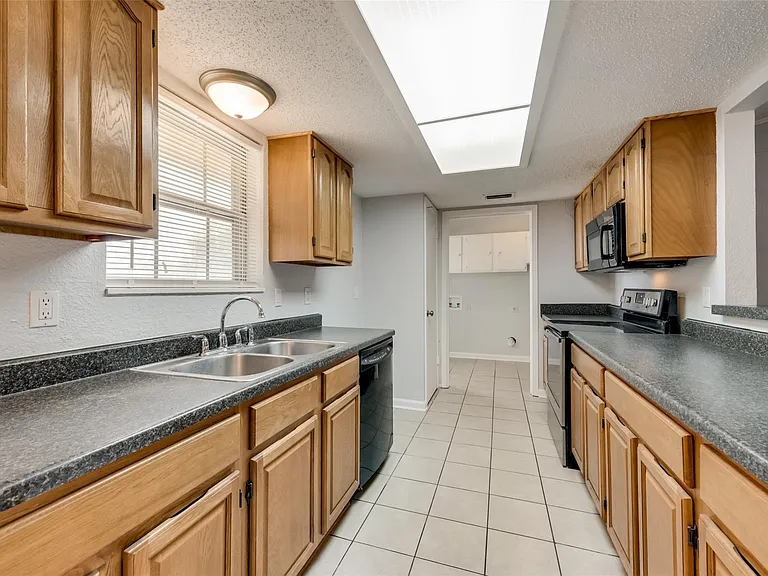 5209 Daytona Dr — Photo 5