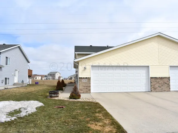 4798 51st St S, Fargo, ND 58104