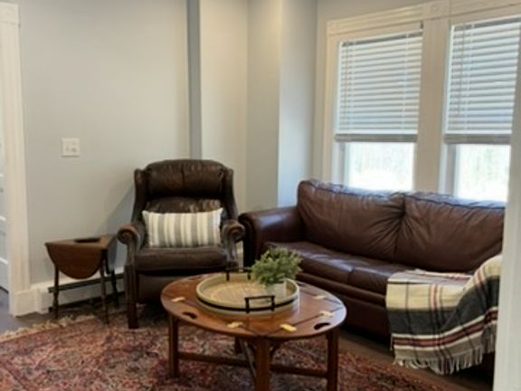 4th image of 827 Whittier Hwy #1