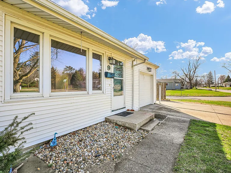 9 Glenview Dr — Photo 4