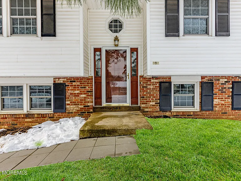 202 Manahawkin Trl — Photo 2