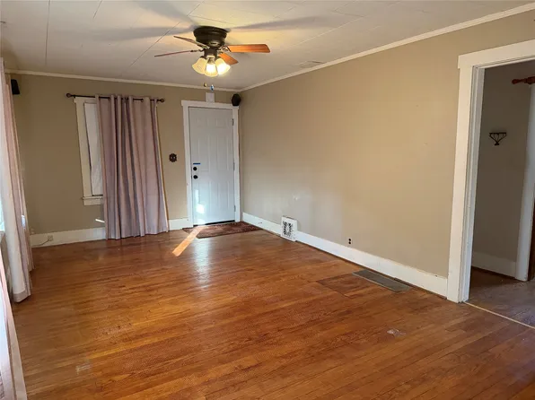 3701 Amherst St, Des Moines, IA 50313