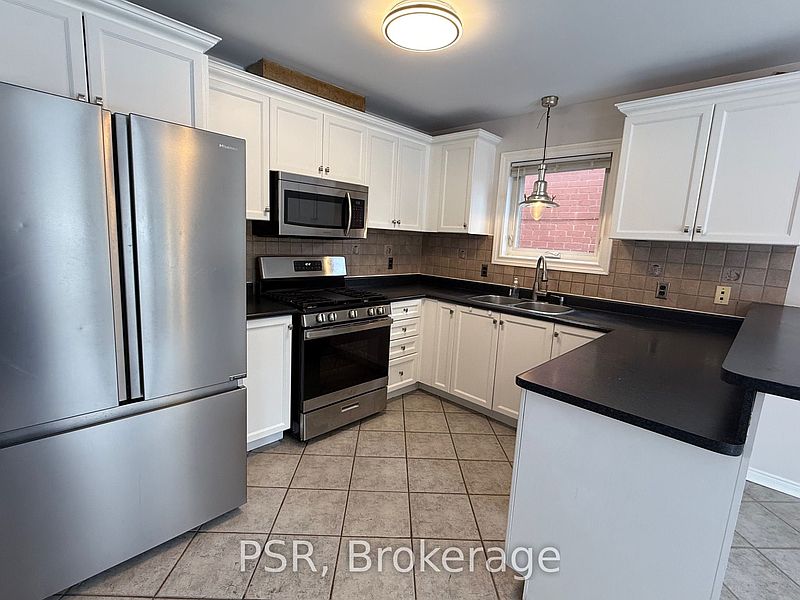 Mississauga House for rent - 3 Bedrooms — photo 3