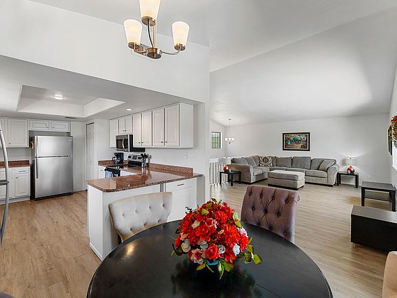 4th image of 3828 E Dulciana Ave Room 2