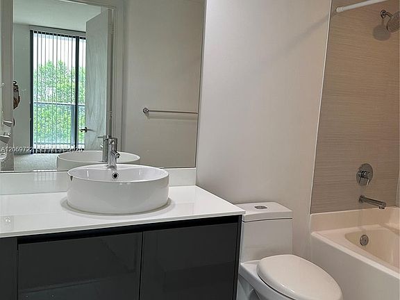3rd image of 31 SE 6th St APT 405