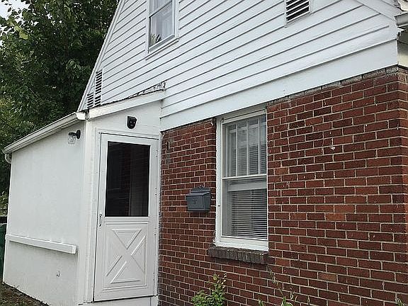 2nd image of 125 Charlotte Ave