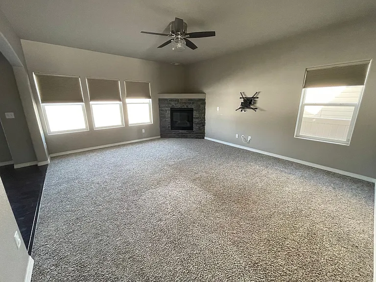 8126 Misty Moon Dr — Photo 2