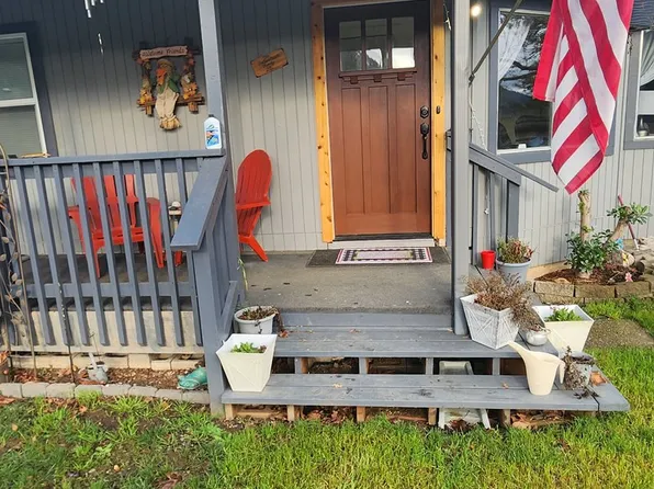 411 SW 4th Pl, Canyonville, OR 97417