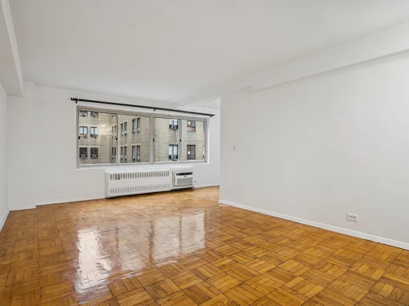 225 E 46th St APT 9L, New York, NY 10017