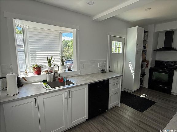 3rd image of 301 3rd STREET S