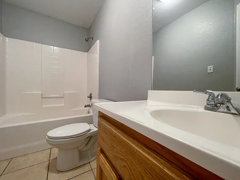 109 Red Oak Rd — Photo 17