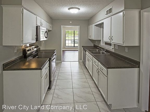 5th image of 6813 Smokey Ln