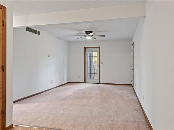 2nd image of 400-424 S Durkin Dr #420-2