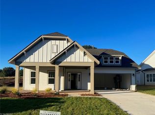 1686 Ashmead Ln, Clemmons, NC 27012