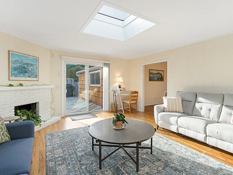 40 Roman Rd — Photo 11
