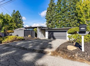 2720 Carisbrook Dr, Oakland, CA 94611