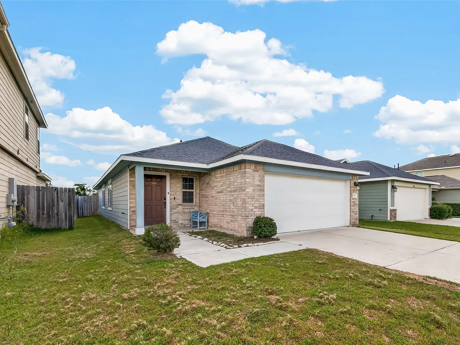 3 bed, 2.0 bath, 1590 sqft, $2,200 — Photo 2