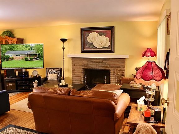 2nd image of 5735 Oakhill Rd
