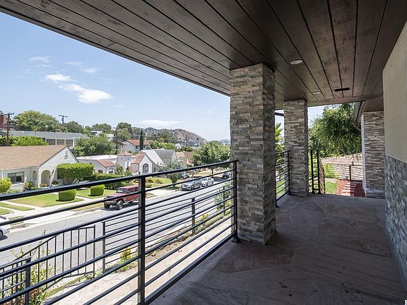 4th image of 749 Glenmore Blvd