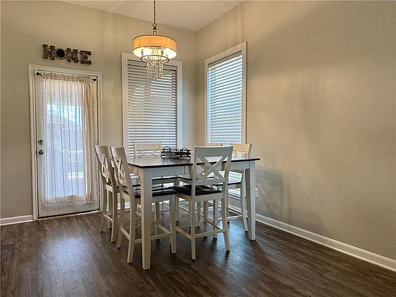 4th image of 2022 Stubbs Dr