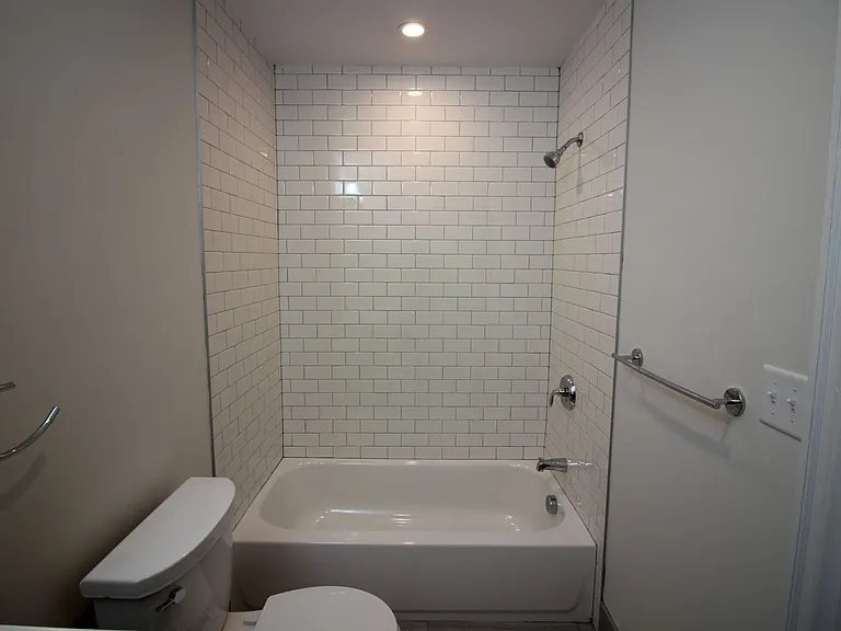 48 Beech Glen St #2 — Photo 12