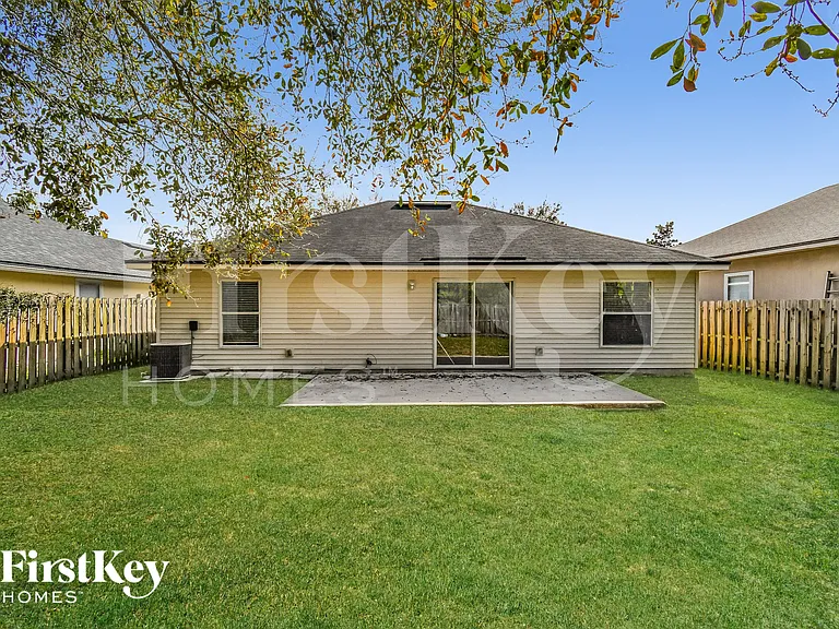 729 Mackenzie Cir — Photo 15