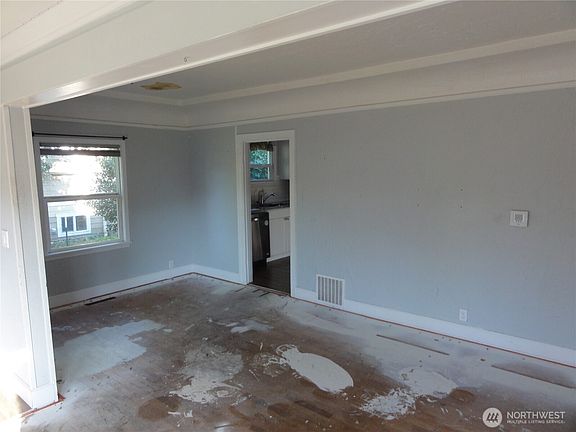 5th image of 1126 N Callow Avenue