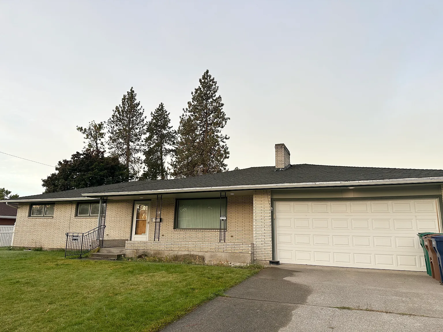 4 bed, 3878 sqft, $2,950 — Photo 1