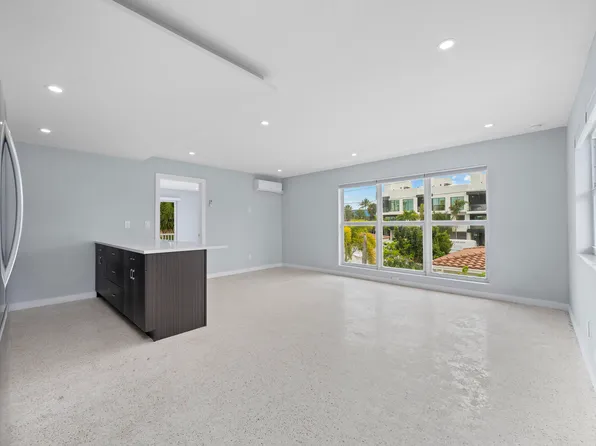 3220 NE 7th Pl #3, Pompano Beach, FL 33062