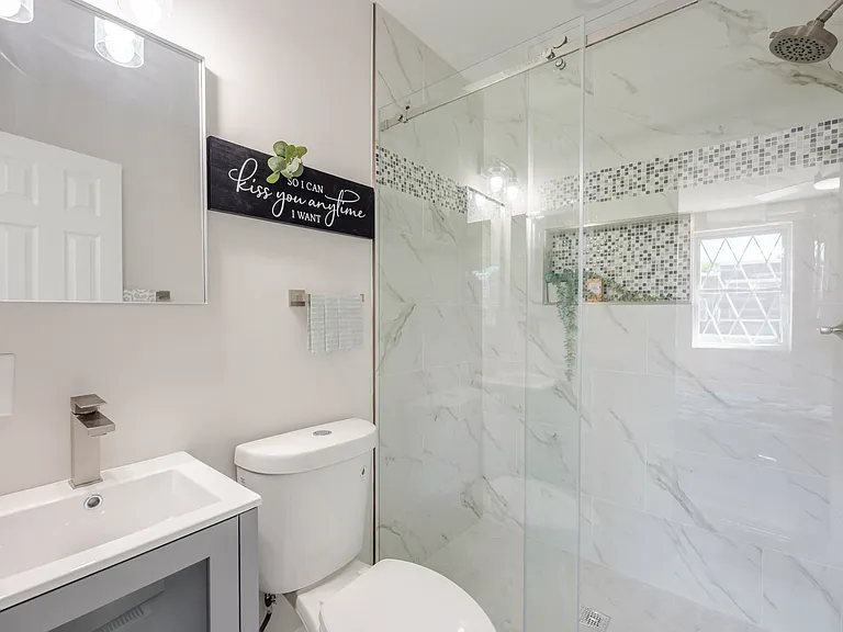 1742 Lyman Pl NE — Photo 31