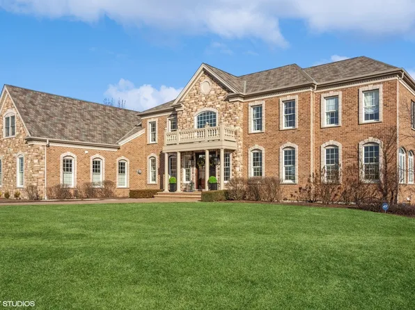 10 Olympia Fields Ct, Hawthorn Woods, IL 60047