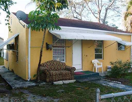 1st image of 2930 Hiawatha Ave