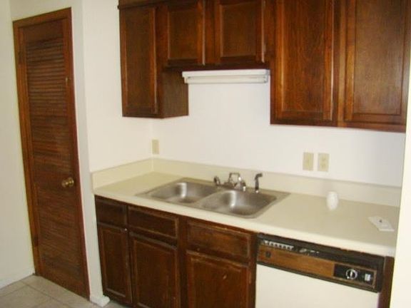 4th image of 8180 Stonebrook Dr #Ad