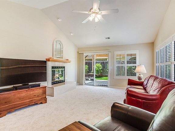 5th image of 1800 Pinecone Ct