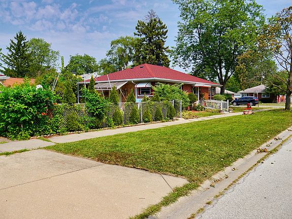 2nd image of 8844 S Sproat Ave