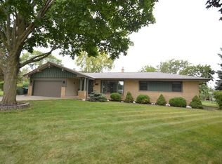 15614 W Riviera Dr, New Berlin, WI 53151