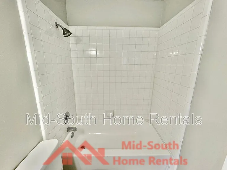 1060 Paul Pl — Photo 16