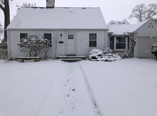 18 Edgehill Rd, Warwick, RI 02889