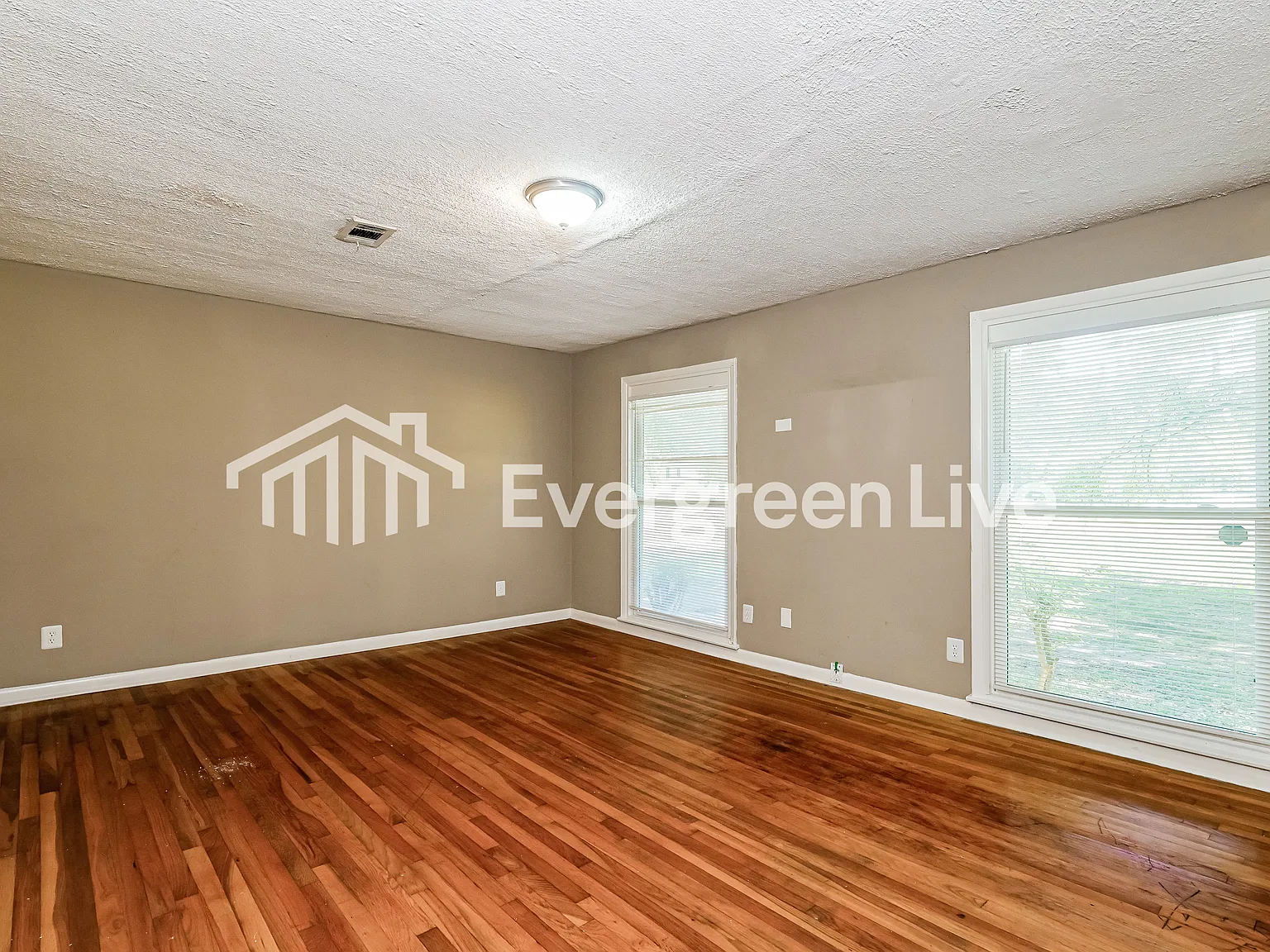 3 bed, 2.0 bath, 1794 sqft, $1,295 — Photo 3