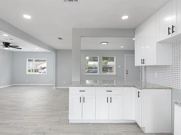 3205 Stallings Dr — Photo 18
