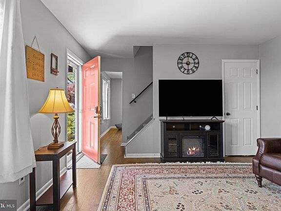4th image of 4 Devon Cir
