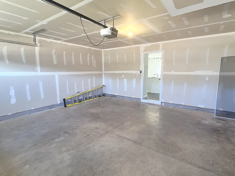 130 Robinia Rd — Photo 33