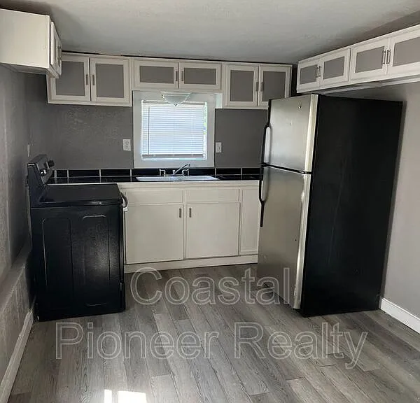 7018 Washington St — Photo 2