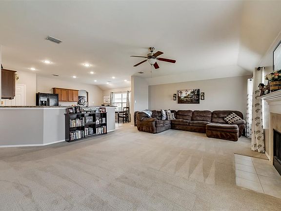 2nd image of 1915 Havenbrook Dr