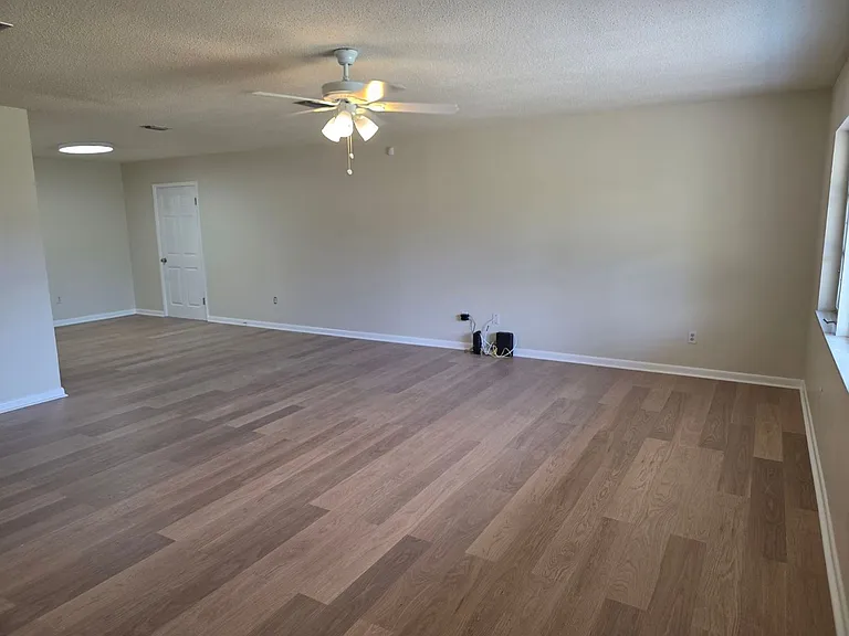 5015 Darlington Rd — Photo 23